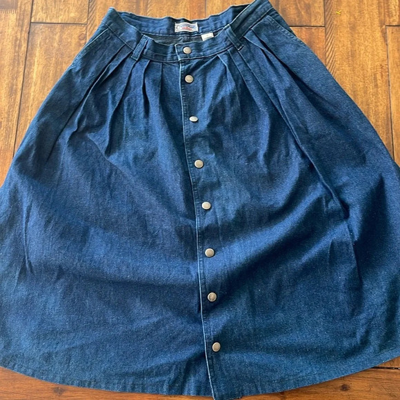 chatts island Dresses & Skirts - Vintage Chatts Island midi pleated blue denim jean flare skirt size 10